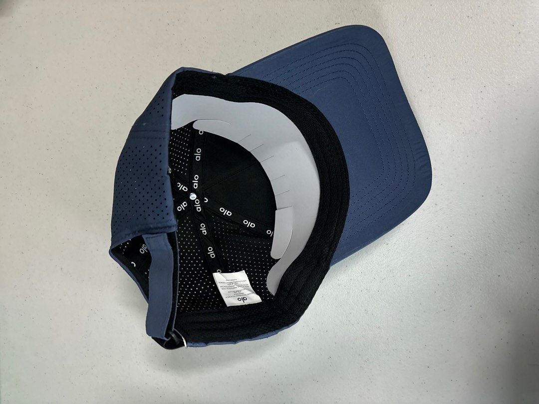 Alo yoga performance off-duty cap (Category: Caps & Hats) located in Manila. Submitted by Caps4everyone (Listing ID 1364024247, Image 3). Description: For sale only Alo yoga performance off-duty Price: 1,600 Location: caloocan Meetup: mcu monumento Contact: 09673146627 Pm for sure buyer only.