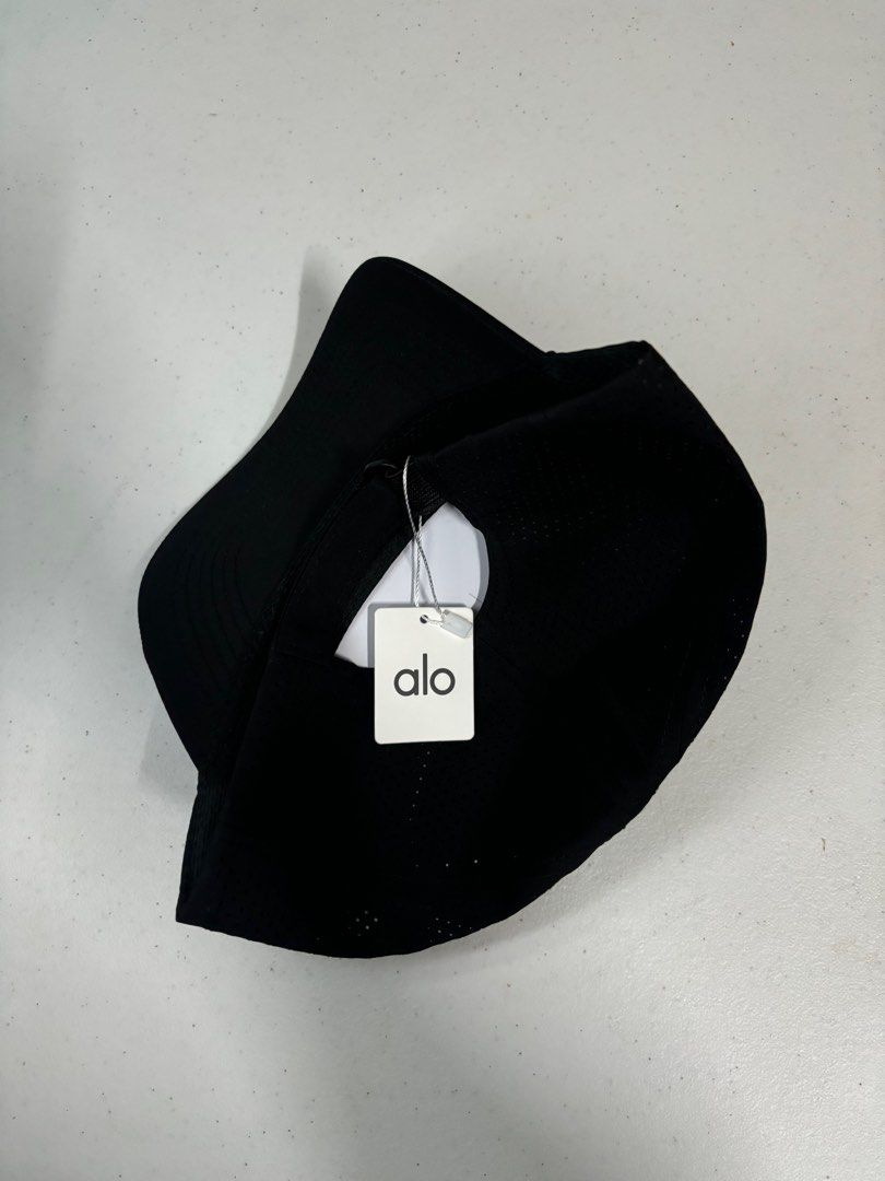 Alo yoga performance off-duty cap (Category: Caps & Hats) located in Manila. Submitted by Caps4everyone (Listing ID 1364024378, Image 2). Description: For sale only Alo yoga performance off-duty Price: 1,600 Location: caloocan Meetup: mcu monumento Contact: 09673146627 Pm for sure buyer only.