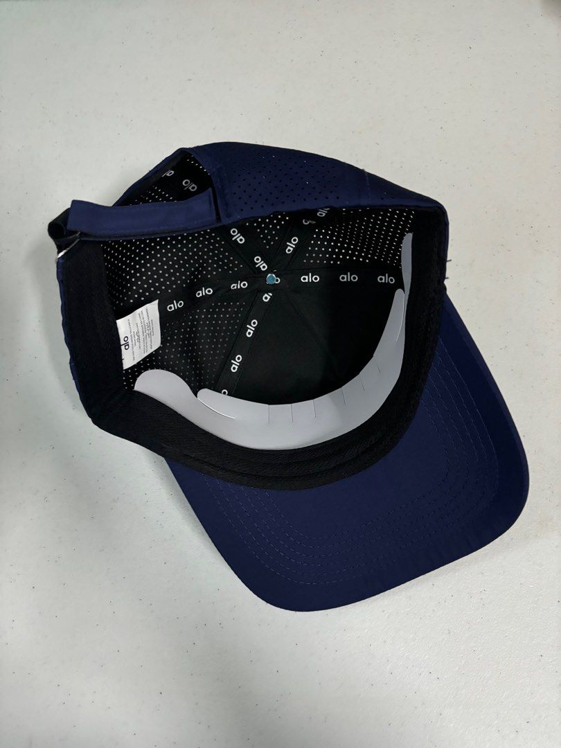 Alo yoga performance off-duty cap (Category: Caps & Hats) located in Manila. Submitted by Caps4everyone (Listing ID 1364024484, Image 3). Description: For sale only Alo yoga performance off-duty Price: 1,600 Location: caloocan Meetup: mcu monumento Contact: 09673146627 Pm for sure buyer only.