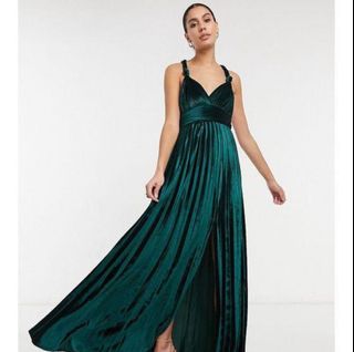 (Category: ) located in . Submitted by dressesandsashes (Listing ID 1363953068, Image 1). Description: .