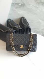 (Category: ) located in . Submitted by luxurydesignerbrandeds (Listing ID 1363920059, Image 1). Description: .