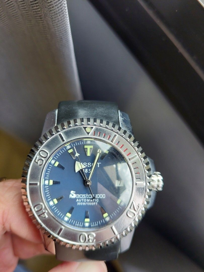 Automatic watch (Category: Watches) located in Singapore. Submitted by sincere.exchange (Listing ID 1363974764, Image 1). Description: Sporty and well used tissot seastar for sale. Discontinued model and very rare..