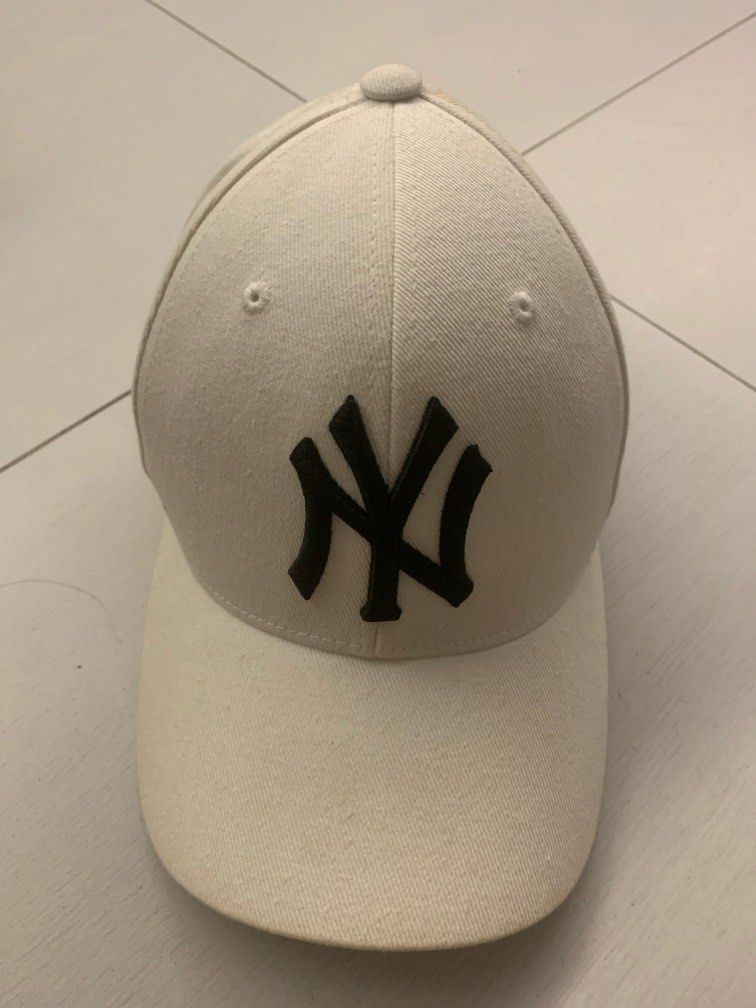 Baseball Cap （分類：棒球帽、帽）位於 Hong Kong。 由 thynmemer54635 提交（商品編號 1364029368，圖片 1）。簡介： Sitting on the shelf for a while, used once。