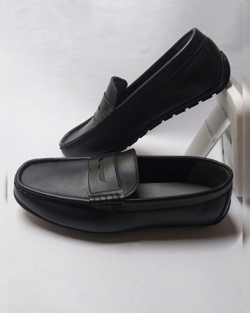 BLACK LOAFER - DRIVING SHOES (Category: Casual Shoes) located in Antipolo. Submitted by cvph17 (Listing ID 1363981389, Image 3). Description: LEATHER LOAFER SLIP ON DRIVING SHOES • Bought at Marikina Bazaar early this year • Materials - Upper: Cow Leather - Lining: Textile & Cow Split Leather - Sole: Rubber • With Sole Stitching •Brandnew • Sizes: UK:42 📦 Lalamove/J&T/LBC Pay Now Shipped the Next Day.