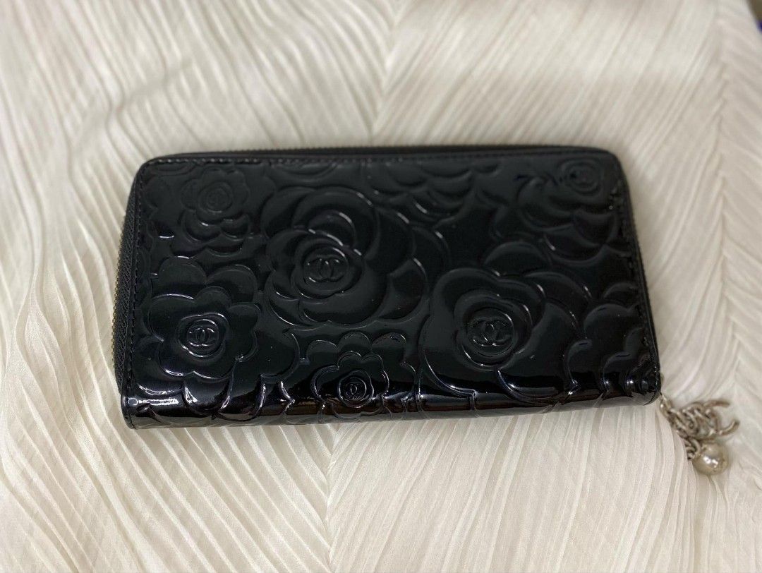 CHANEL Camelia Patent Zipper Long Wallet (Category: Luxury Bags & Wallets) located in Bulacan. Submitted by shopyourstyleph (Listing ID 1363971271, Image 2). Description: Made in France Intact Holo Sticker Limited Edition.