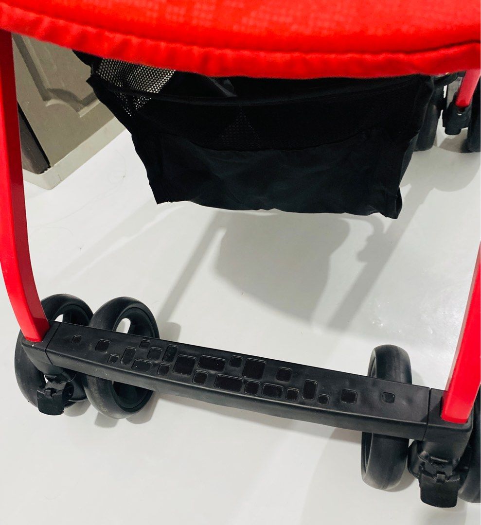 Chicco All New Ohlala 3 Lightweight Stroller (Category: Strollers) located in Manila. Submitted by ellekyle (Listing ID 1363980947, Image 3). Description: Bought last December. Only used once sa mall. No scratch, no issues. Still ten thousand plus in orange and blue apps. ***with free baby stroller seat cushion. RFS: d nagagamit and ayaw ng baby ko magstroller. .