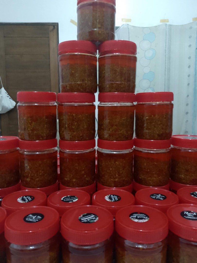 Chili garlic 200grams (Category: Spice & Seasoning) located in Valenzuela. Submitted by teewsjala (Listing ID 1364018439, Image 2). Description: .
