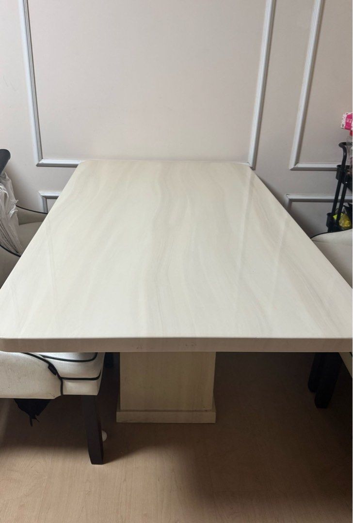 Dining Table (Category: Tables & Sets) located in Singapore. Submitted by niciggy (Listing ID 1363897684, Image 1). Description: Very nice dining table. 2-piece set. Self collect. Transportation borne by buyer..