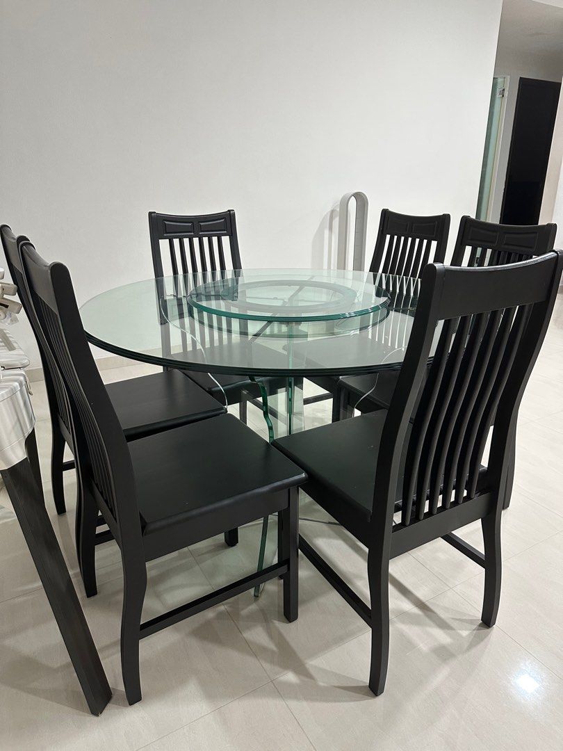Dining Table Set (Category: Tables & Sets) located in Singapore. Submitted by foreeeeee (Listing ID 1363993041, Image 1). Description: .