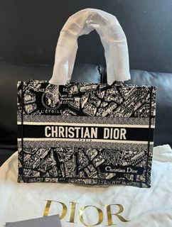 (Category: ) located in . Submitted by chicluxury (Listing ID 1364048188, Image 1). Description: .