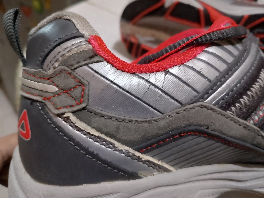 Fila Womens Shoes (Category: Sneakers) located in Taytay. Submitted by beas_stuff (Listing ID 1363910990, Image 3). Description: Fila womens Headway 6 trail running shoes..never been used nai stock lang..with minor issue (thats why seeling it for a ( cheap price) pls see pics..but maganda pa rin. bawal sa maselan.. thanks..pm if interested.