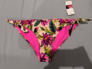 (Category: ) located in . Submitted by sgels (Listing ID 1363977124, Image 1). Description: .