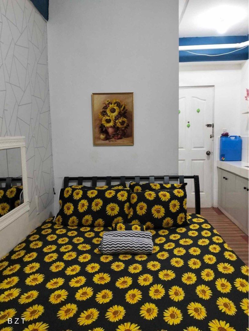 FOR SALE OR RENT STUDIO TYPE CONDO UNIT (Category: Apartments & Condos) located in Antipolo. Submitted by luxury187 (Listing ID 1363907265, Image 3). Description: CONDO UNIT FOR SALE OR FOR RENT ❤️ BAKA TRIP MO MAG EXPAND NG STAYCATION BUSINESS OR NEED MO CONDO UNIT ETO NA YUN! Fully Furnished ✅ Ready for occupancy ✅ Brand new aircon ✅ Brand new SMART TV ✅ Queen size bed ✅ 📍102 Plaza Condominium Antipolo Rizal READY TO USE NA BABAHAYAN NALANG 😄