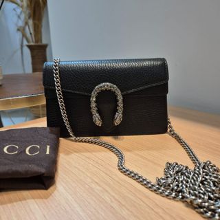 (Kategori: ) berada di . Dikirim oleh charlottesvault (ID iklan 1364055414, Gambar 1). Deskripsi: .