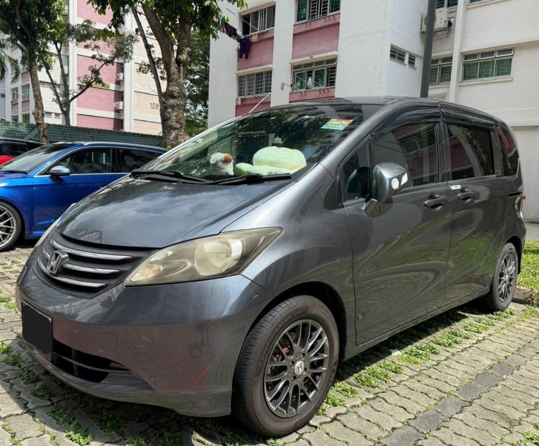 Honda Freed 1.5A G (Category: Used Cars) located in Singapore. Submitted by firstmotoring88 (Listing ID 1363932871, Image 2). Description: Vehicle Features 4 cylinders I-VTEC engine, 116bhp, 42 litres fuel tank, airbags, ABS. Auto climatic control aircon, power sliding door. Accessories Leather seats, sports rims, retractable side mirrors, android player, 360 surround view camera/reverse camera/sensors, door visor. Description Pristine condition!