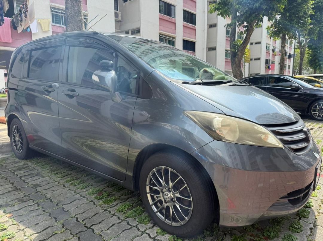 Honda Freed 1.5A G (Category: Used Cars) located in Singapore. Submitted by firstmotoring88 (Listing ID 1363932871, Image 3). Description: Vehicle Features 4 cylinders I-VTEC engine, 116bhp, 42 litres fuel tank, airbags, ABS. Auto climatic control aircon, power sliding door. Accessories Leather seats, sports rims, retractable side mirrors, android player, 360 surround view camera/reverse camera/sensors, door visor. Description Pristine condition!