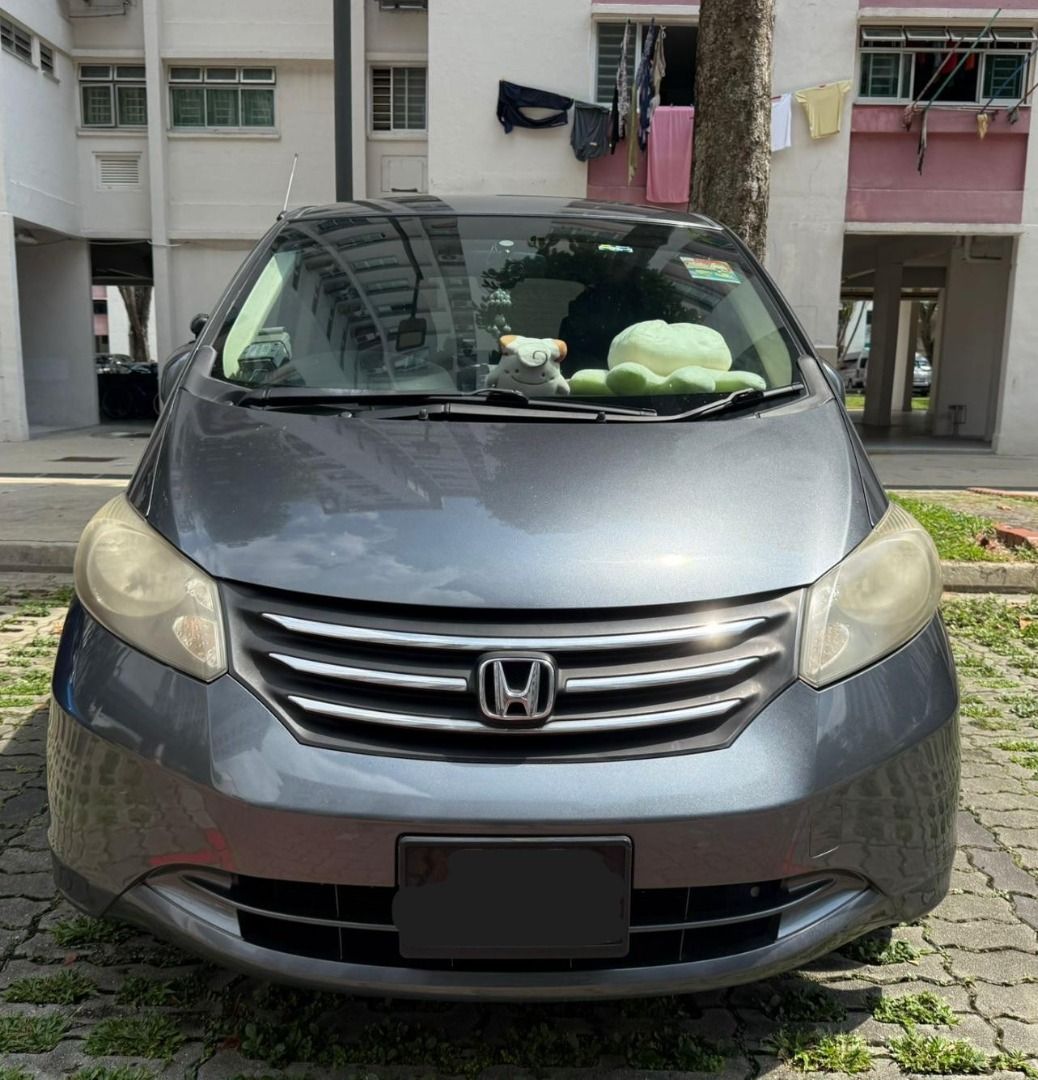 Honda Freed 1.5A G (Category: Used Cars) located in Singapore. Submitted by firstmotoring88 (Listing ID 1363932871, Image 1). Description: Vehicle Features 4 cylinders I-VTEC engine, 116bhp, 42 litres fuel tank, airbags, ABS. Auto climatic control aircon, power sliding door. Accessories Leather seats, sports rims, retractable side mirrors, android player, 360 surround view camera/reverse camera/sensors, door visor. Description Pristine condition!