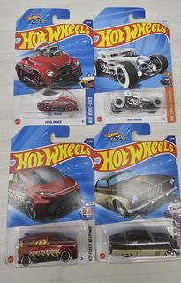 Hot Wheels Treasure Hunt Set of 4