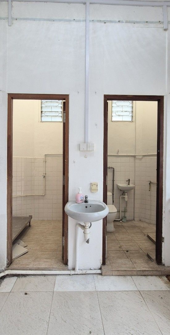Investor's Choice, own Commercial unit and HDB flat62863074037251111