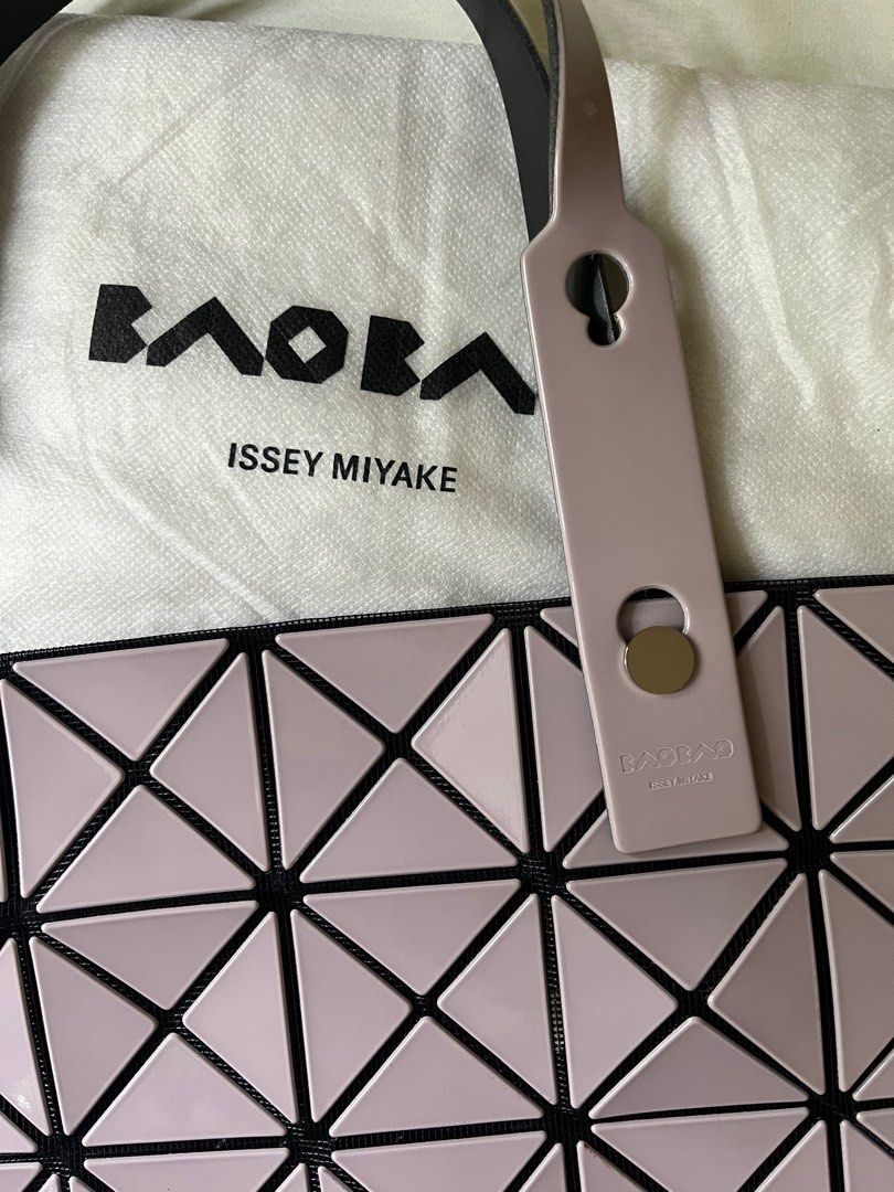 Issey Miyake BaoBao tote (Category: Tote Bags) located in Davao. Submitted by lys08 (Listing ID 1363920068, Image 3). Description: PLS READ. - Last price posted already - Authentic (see cards and daye of purchase in Japan) - In good lightly used condition (see photos) - lightweight, good for travel -inclusions: cards and dustbag.