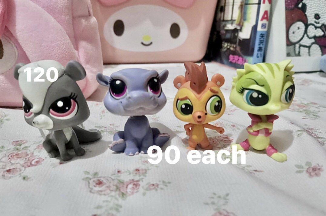 dog LPS littlest pet shop (Category: Figurines & Statues) located in Limay. Submitted by blueskyjiminie (Listing ID 1364009147, Image 2). Description: Check pics for prices can lower prices has flaws and stains ! loc : bataan mod : jnt mop : gcash .
