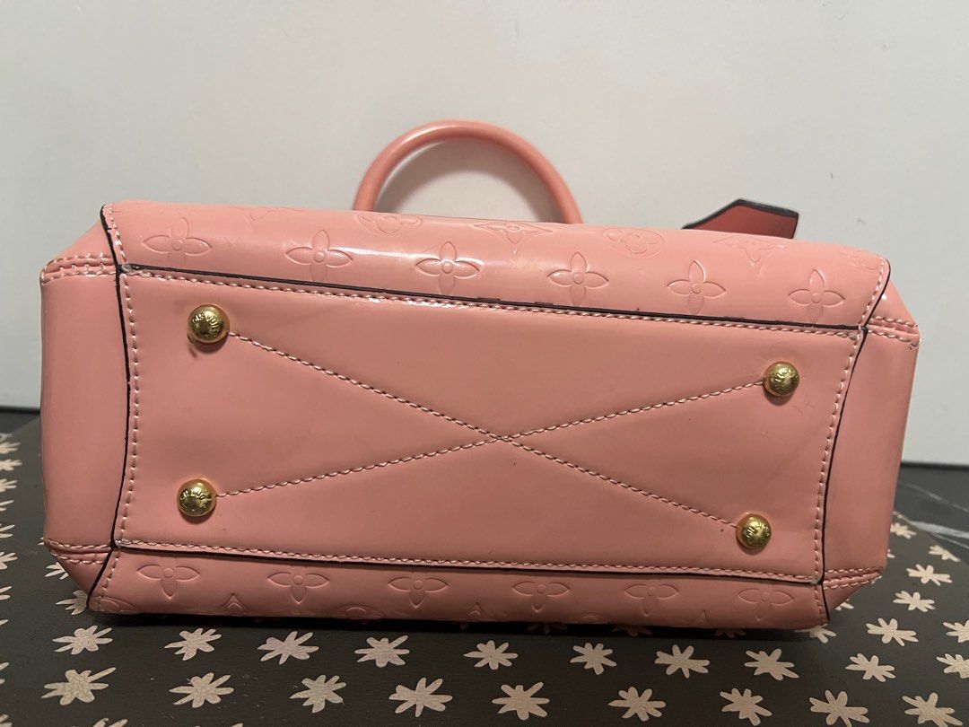 Lv pink bag (Category: Luxury Bags & Wallets) located in Manila. Submitted by the_tidy_nook (Listing ID 1363914906, Image 2). Description: Hi! I’m selling my preloved Lv bag from Hk. Only used once and in good condition. It also comes with a strap. Dm me for more info and pics. Price is negotiable for sure buyers .