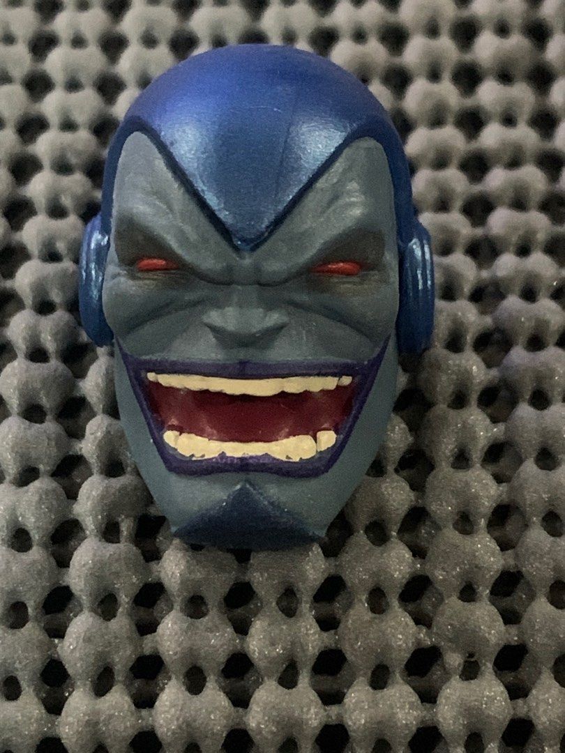 Marvel Legends - Apocalypse - Hasbro - X-Men (Category: Figurines & Statues) located in Binangonan. Submitted by memphis_raines (Listing ID 1363948778, Image 3). Description: Figure is in good condition. Tight joints Missing the neck piece.. Missing Skull head Will sold as is! .