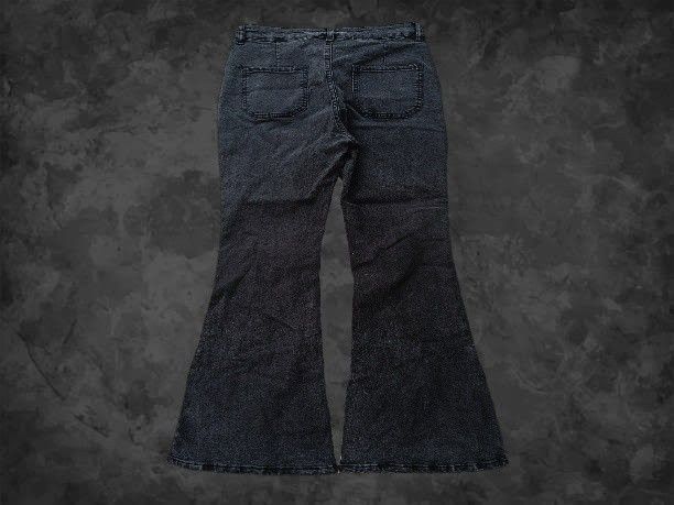 Men's Flared Pants @thrift_marlboro (Category: Jeans) located in Los Banos. Submitted by nicot_nit (Listing ID 1363992372, Image 2). Description: +sf waist - 28 length - 41 thighs - 8.5 hem - 10.3 no issues slide or click each photos for the other details, dm me to purchase ig: thrift_marlboro fb: Basahan Lang Binebenta Ko.