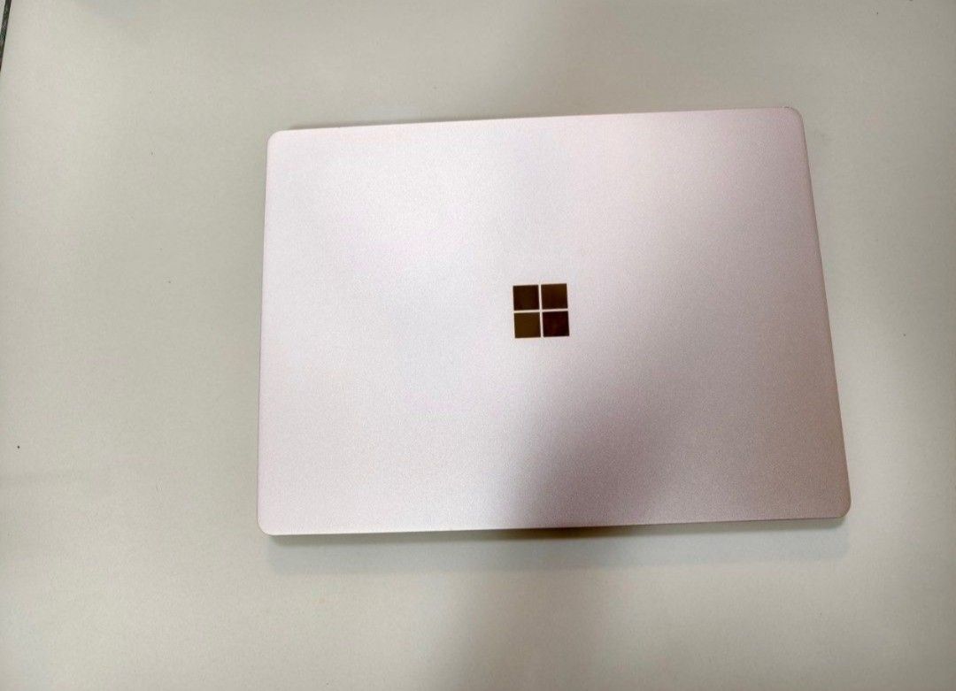 microsoft surface laptop 2 rose gold