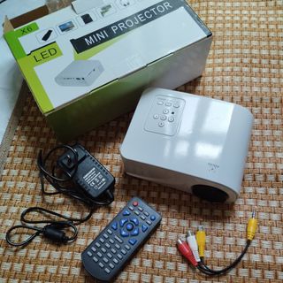 Mini Entertainment Projector63004572420737110