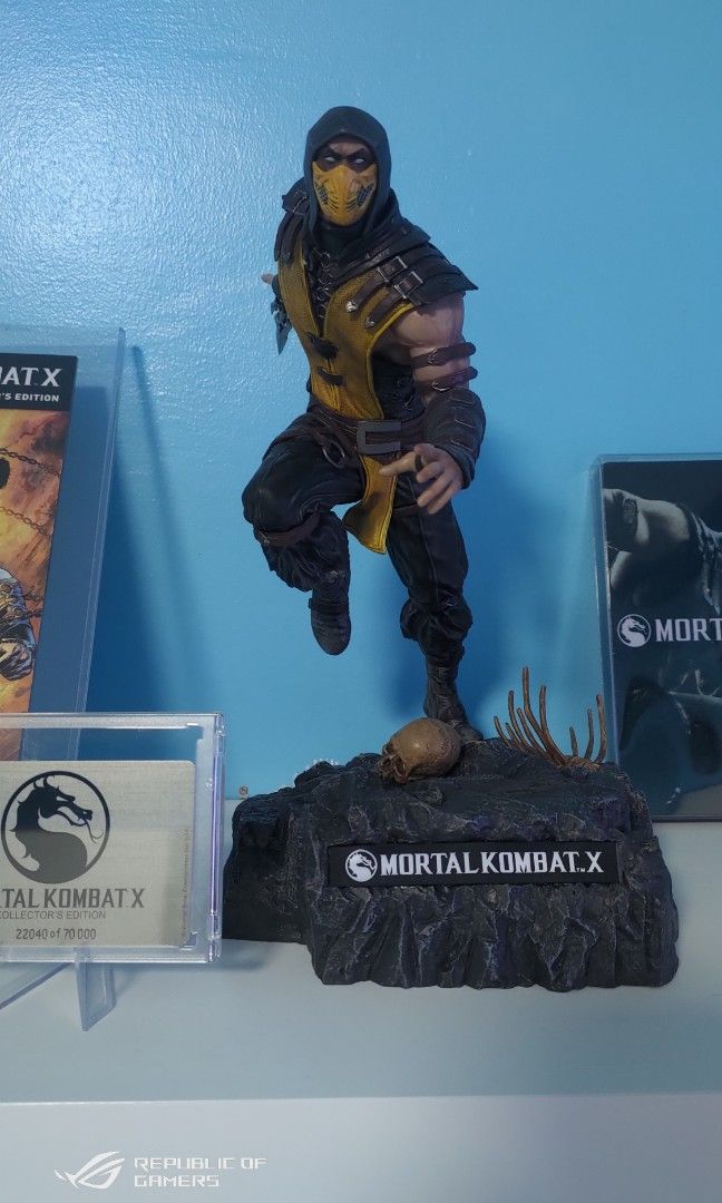 Mortal Kombat Kollectors Edition (Category: PlayStation) located in Manila. Submitted by LUXxYQueen (Listing ID 1364037129, Image 2). Description: Selling Mortal Kombat Kollectors Edition(Xbox) BIB with acrylic cases and Hardcase protectors Complete with box Game unused codes Xbox Steelcase with acrylic protector Metal Id Card with Hardcase Comics with acrylic protector Price 10,000 Location Manila.