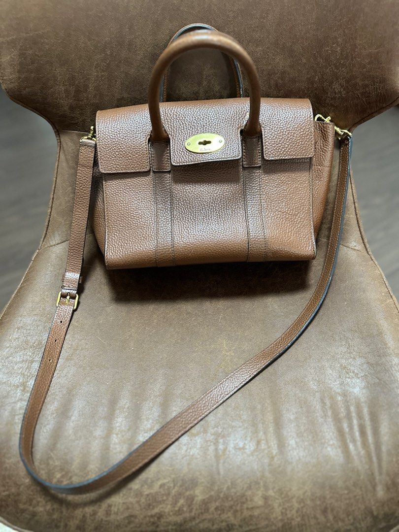 MULBERRY Bayswater (Category: Bags & Wallets) located in Singapore. Submitted by xhoneystarx (Listing ID 1363957824, Image 2). Description: Bayswater bought in 2019, looking for a new home Scuffs u see at the top handle area is due to treatment during bag spa in Dec 2024. .