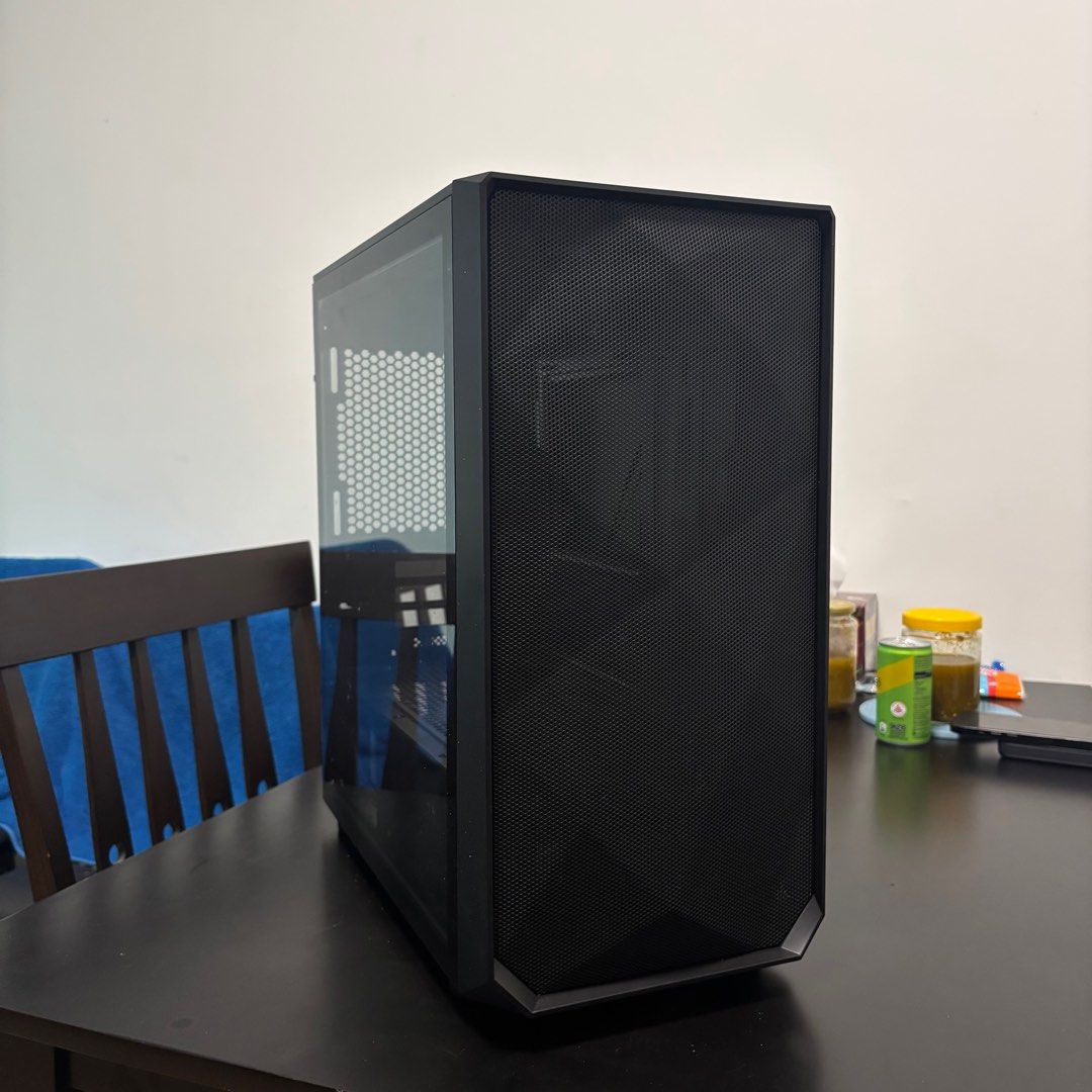 PC Case (Category: Desktops) located in Singapore. Submitted by cocasmummy (Listing ID 1363979795, Image 2). Description: letting go of my PC case, bought a prebuilt PC & swapped into another case pretty new, just a little dusty cos i left it aside for awhile negotiable only for fast deals, self collect @ Ubi MRT RFS: no use for it.