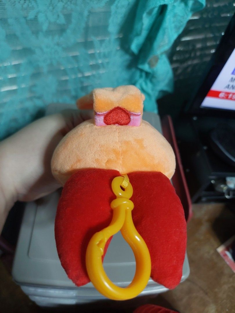 Powerpuff Blossom Keyring (Category: Character Goods) located in Quezon City. Submitted by ayctata08 (Listing ID 1364003156, Image 3). Description: Decluttering.
