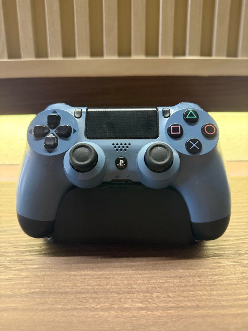 PS4 DualShock 4 Controller (Uncharted 4 Limited Edition) (Category: Controllers) located in Calamba. Submitted by hailzterclaws (Listing ID 1363915765, Image 1). Description: Limited Edition, Uncharted 4 Gray-Powder Blue Dualshock 4 Controller Nice to own one! Works very well, and in a very good condition. Works on PC and PS4. Payment is Cash or Gcash. I can do meet up or lalamove. Message for more information..