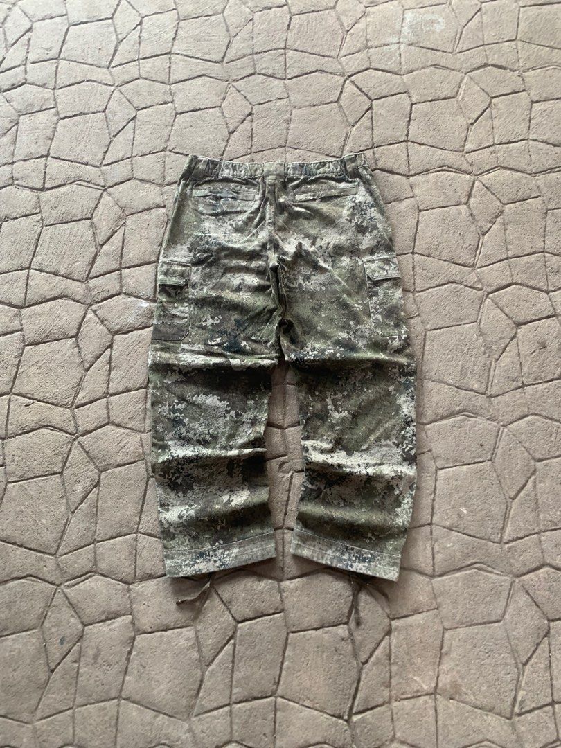 Red head realtree (Category: Jeans) located in General Santos City (Dadiangas). Submitted by andrei_ciocon (Listing ID 1363967241, Image 2). Description: Redhead Realtree Cargo (24) Waist: 38-42 Length: 41 Leg Opening: 9.5 Excellent condition issue: None Mine: 1800.