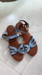Renegade Folk Set Free Sandals size 9