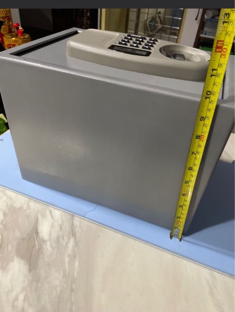 Safe locker (Category: Safe) located in Singapore. Submitted by priyankadi94870 (Listing ID 1363974900, Image 3). Description: Masters Pwd 123456 works and u can reset to new ur own reset Pwd Both ur Pwd n master 123456 works to open Else u can find out how to reset master Pwd I don’t know how to reset master Pwd or Replace the locker to new digital locker for 100$ But metal quality n heaviness is good for safety .