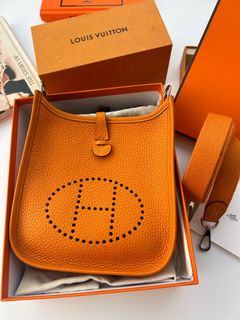 (Category: ) located in . Submitted by authenticandluxury_bags (Listing ID 1363888659, Image 1). Description: .