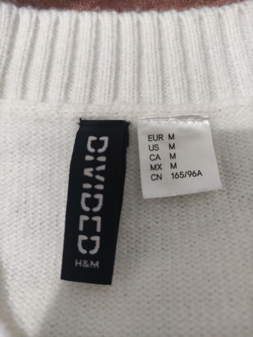 Sleeveless knit sweater vest (Category: Others Tops) located in San Pedro. Submitted by gladyduza (Listing ID 1364039667, Image 3). Description: Bought in Japan 🤍 RFS need to declutter 😭.