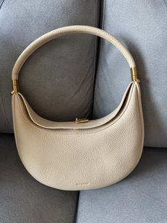 （分類：）位於 。 由 syllvv 提交（商品編號 1363975692，圖片 1）。簡介： 。