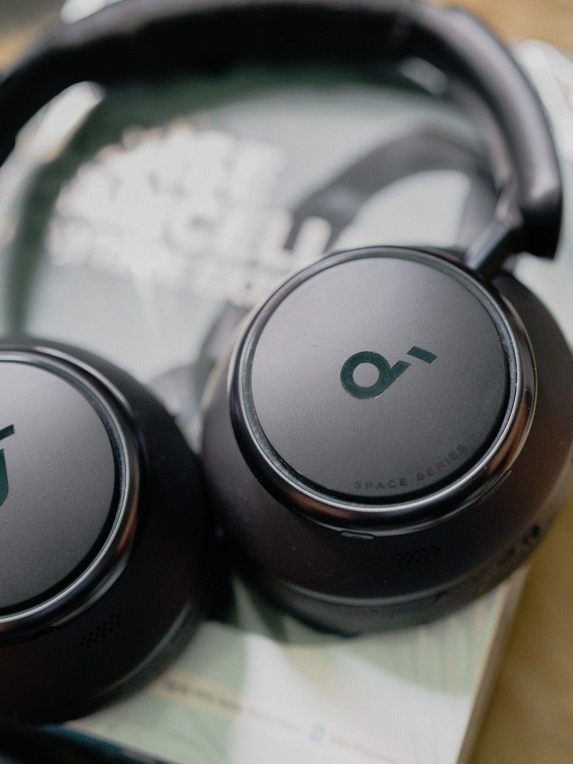 Soundcore Q45 (Category: Headphones & Headsets) located in Manila. Submitted by rogiesan (Listing ID 1363914238, Image 2). Description: FOR SALE Soundcore Q45 Inclusions: Box, unit and case with unsued usb type c. (d ko mahanap yung audio jack) still in good condition and performance **issue nagba-bakbak na yung ear pads and head pad(bili nalang kayo replacement online) rfs: declutter pickup; lalamove/grabe pwede meetup sa malapit Sampaloc Manila
