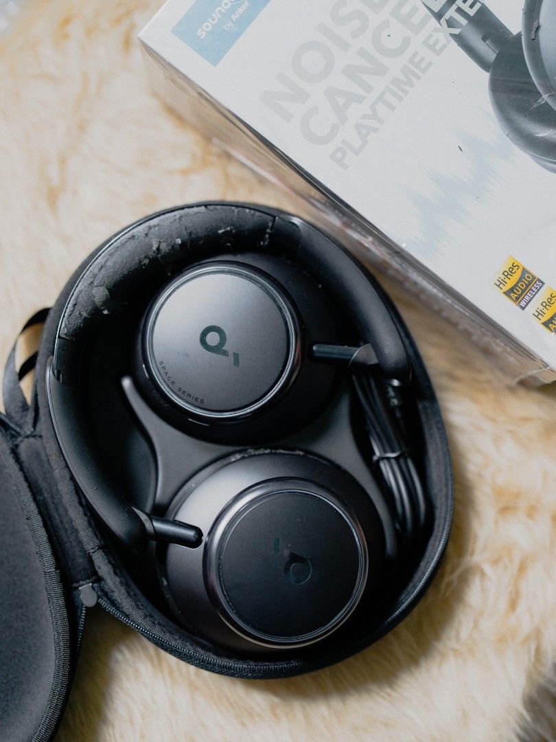 Soundcore Q45 (Category: Headphones & Headsets) located in Manila. Submitted by rogiesan (Listing ID 1363914238, Image 1). Description: FOR SALE Soundcore Q45 Inclusions: Box, unit and case with unsued usb type c. (d ko mahanap yung audio jack) still in good condition and performance **issue nagba-bakbak na yung ear pads and head pad(bili nalang kayo replacement online) rfs: declutter pickup; lalamove/grabe pwede meetup sa malapit Sampaloc Manila