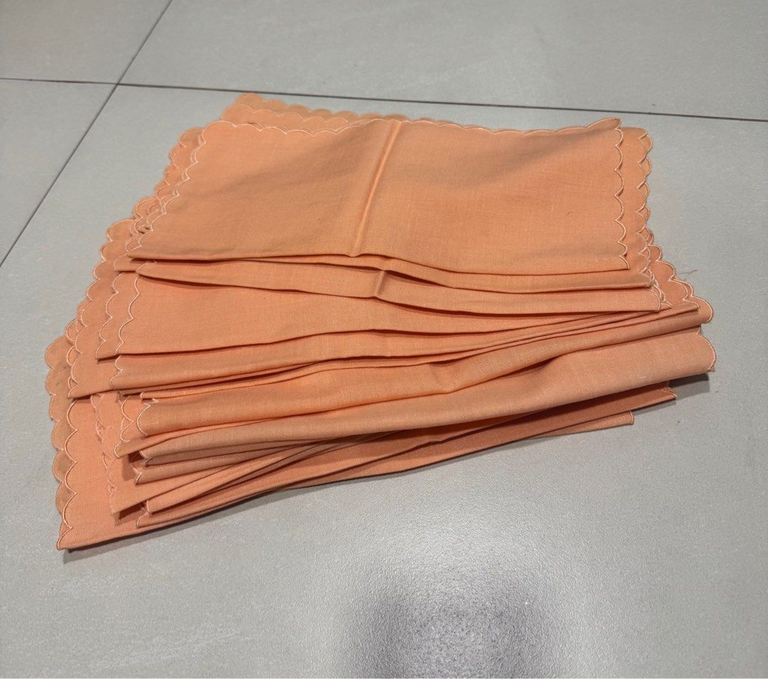 49pcs cloth table napkins (Category: Table Linen & Textiles) located in Manila. Submitted by chinchinshaven (Listing ID 1364064097, Image 1). Description: 49pcs available Special discount if take all 70 each Quality material .