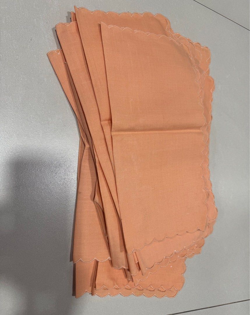 49pcs cloth table napkins (Category: Table Linen & Textiles) located in Manila. Submitted by chinchinshaven (Listing ID 1364064097, Image 3). Description: 49pcs available Special discount if take all 70 each Quality material .
