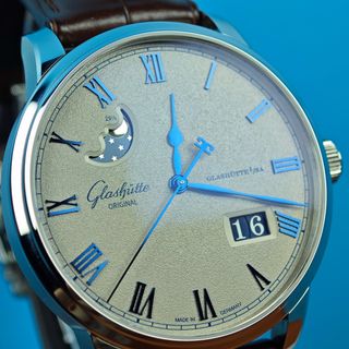 （分類：）位於 。 由 timesellerr_ 提交（商品編號 1364102781，圖片 1）。簡介： 。