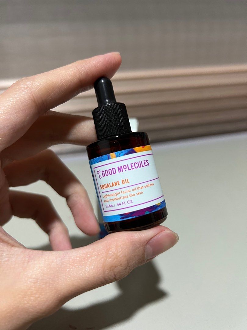 💕 Good Molecules Squalane Oil (Category: Face Care) located in Marikina City. Submitted by shopitude (Listing ID 1364157817, Image 2). Description: Holy grail but I have a lot of skincare already 💖 Srp is Php520.