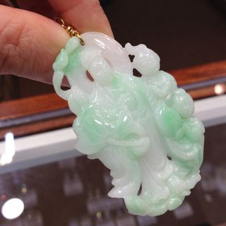 A玉翡翠白底青童子拜觀音吊墜18K黃/750,55 x 37 x 8mm64235022304770110