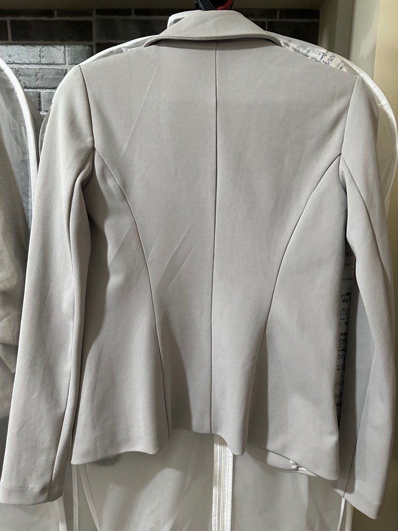 [SALE] Armani Exchange Blazer (Light Gray) (Category: Coats, Jackets and Outerwear) located in Mandaluyong City. Submitted by rybalev (Listing ID 1364149123, Image 3). Description: 14” shoulder width 16” armpit to armpit width 22” length Color: Light silver gray Color rate and condition: 9/10 Size: XS Like new condition Body and lining is 100% polyster RFS: Decluttering Plus shipping fee Loc: Mandaluyong .