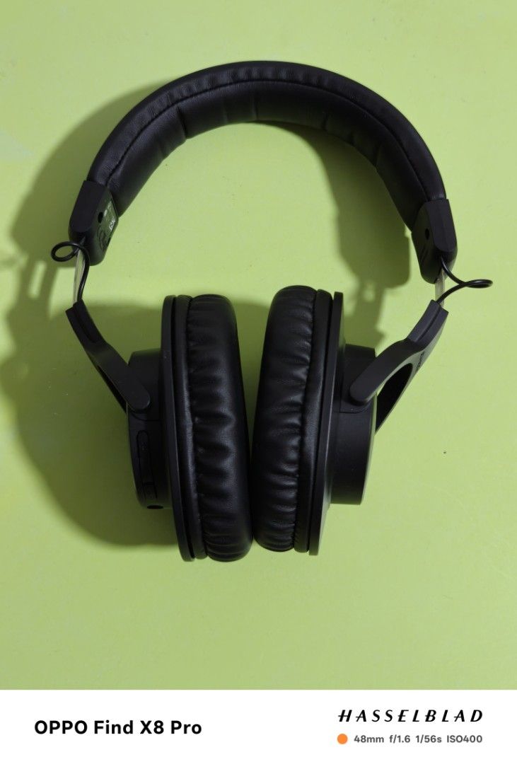 Audio Technica Ath-m20xbt (Category: Headphones & Headsets) located in Singapore. Submitted by hunnypooh78 (Listing ID 1364154448, Image 1). Description: seldom use so selling. cash and carry only..